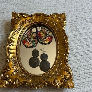 Vintage earring bundle of 2